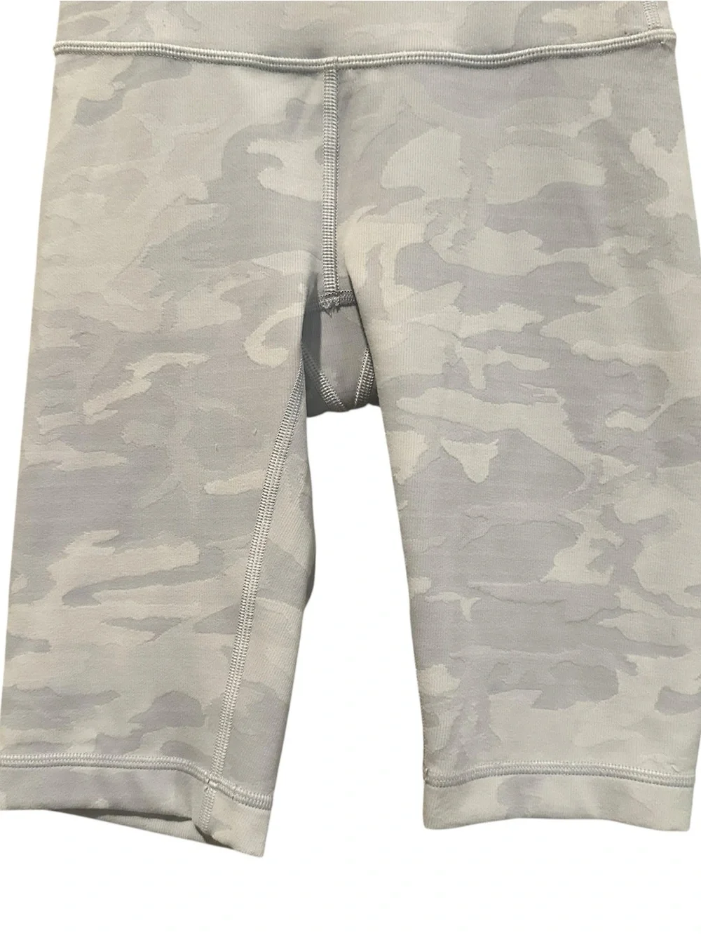 LULULEMON Wunder Under HR Short 10” Alpine White Gray Camo Ribbed Biker Size 0
